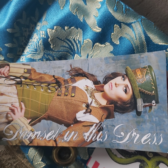 Corset - Picture 4 of 5